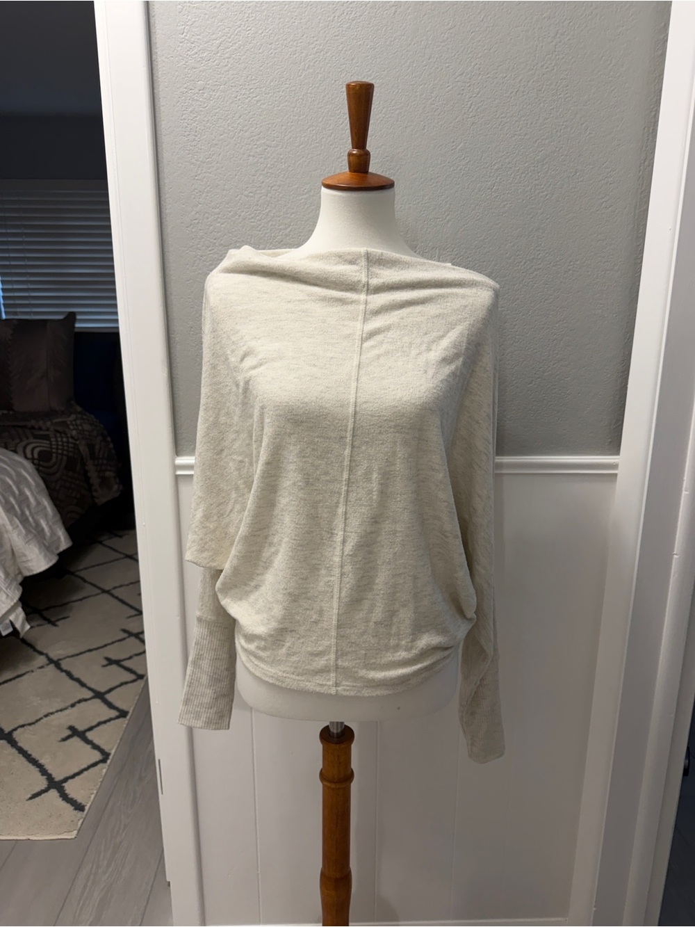 Treasure Bond Light Cream Cozy Batwing Top Size M